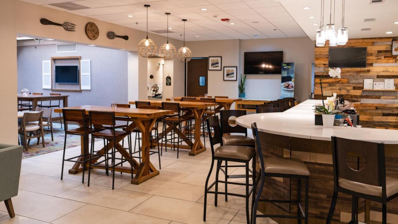 Holiday Inn Greenville By Ihg Exterior foto
